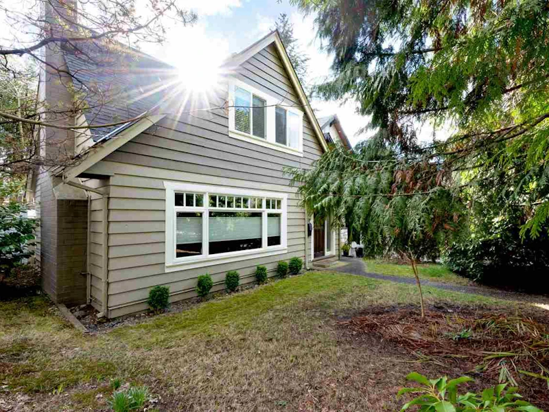 457 W 23rd Street, North Vancouver BC V7M 2B8