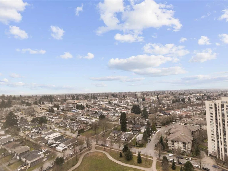2406 - 5380 Oben Street, Vancouver BC V5R 6H7
