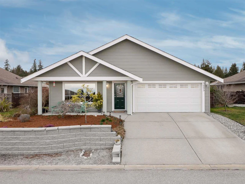 5695 Emily Way, Sechelt BC