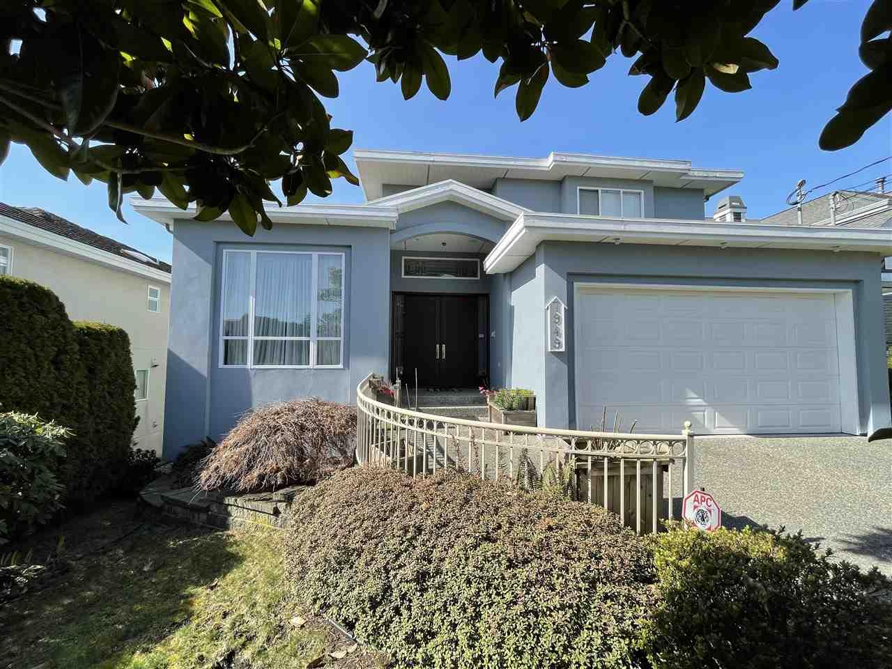 7949 Macpherson Avenue, Burnaby, BC, V5J 4P4