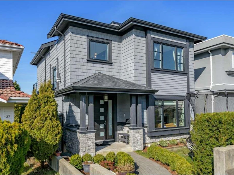 33 Ranelagh Avenue, Burnaby BC V5B 3N2