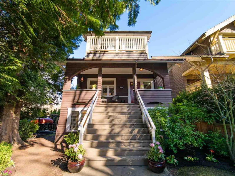 2304 Dunbar Street, Vancouver BC V6R 3M9