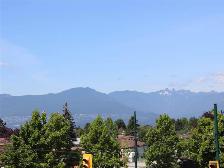 2110 Renfrew Street, Vancouver, BC, V5M 3J5
