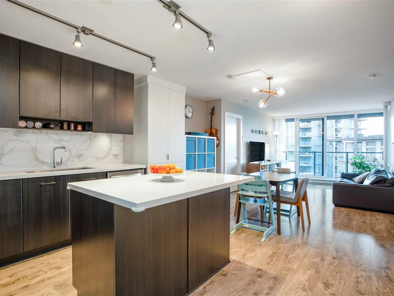 605 - 4189 Halifax Street, Burnaby BC V5C 3X2
