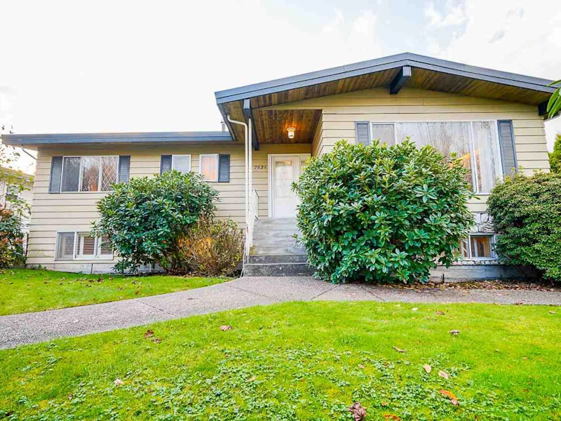 7525 Sapperton Avenue, Burnaby BC V3N 4C9