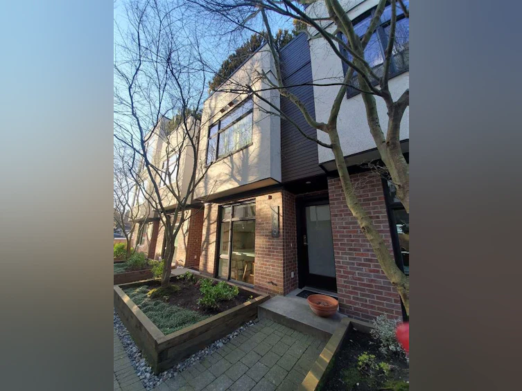 1879 West 2nd Avenue, Vancouver, BC, V6J 1J1