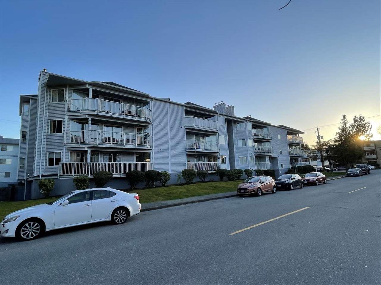 22222 22222 119th Avenue, Maple Ridge, BC, V2X 2Y9