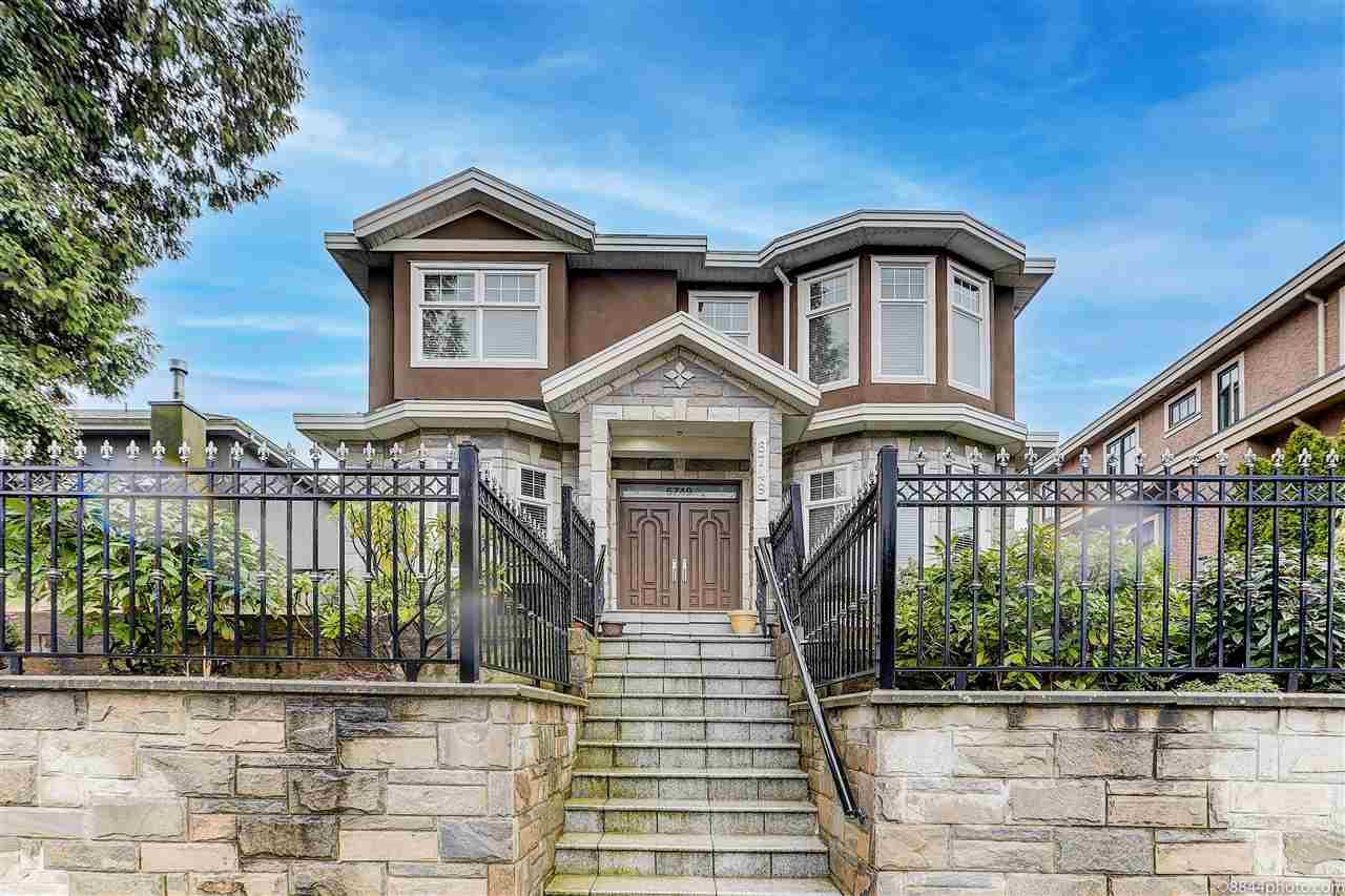 6749 Oak Street, Vancouver, BC, V6P 3Z5