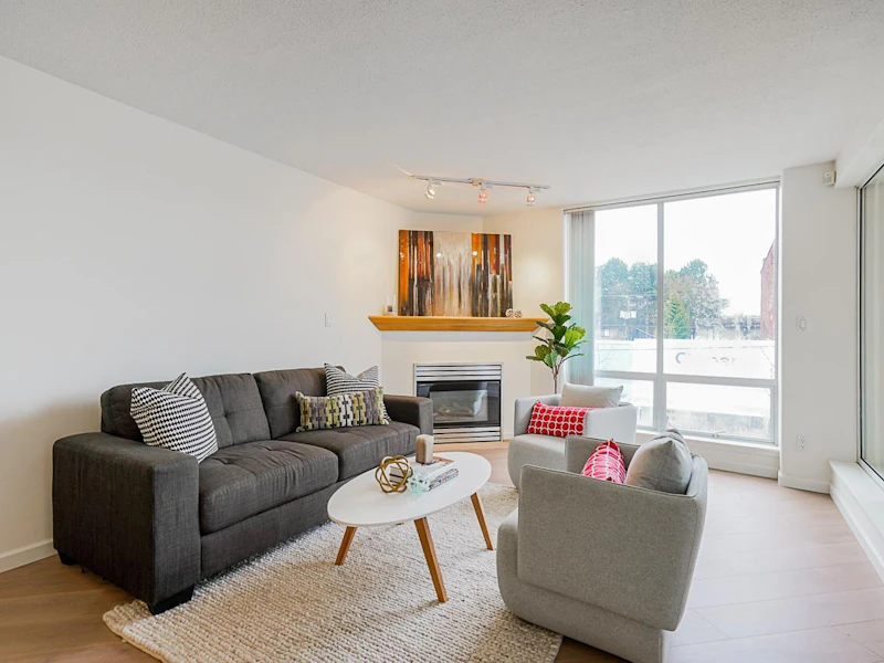 303 - 1978 Vine Street, Vancouver BC V6K 4S1