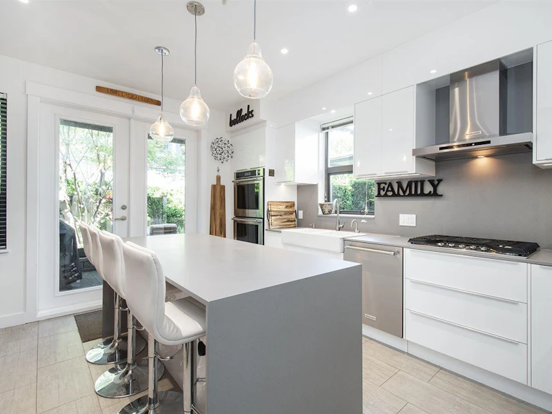 316 E 14th Street, North Vancouver BC V7L 2N6