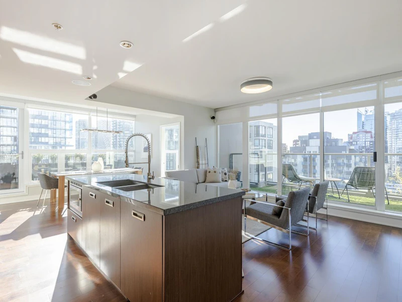 2001 - 1055 Richards Street, Vancouver BC V6B 0C2