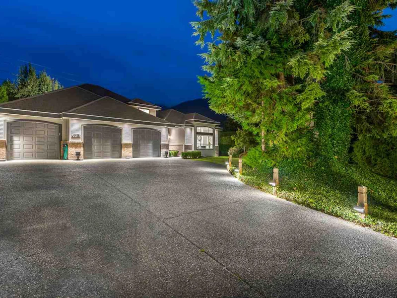 115 Hemlock Drive, Port Moody BC V3H 4W9