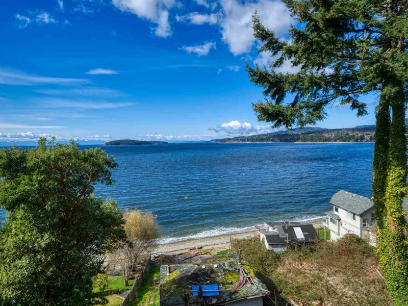 5223 Sunshine Coast Highway, Sechelt BC