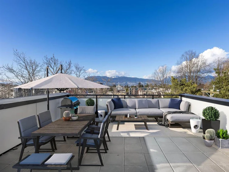 301-3669 West 11th Avenue, Vancouver, BC, V6R 2K4