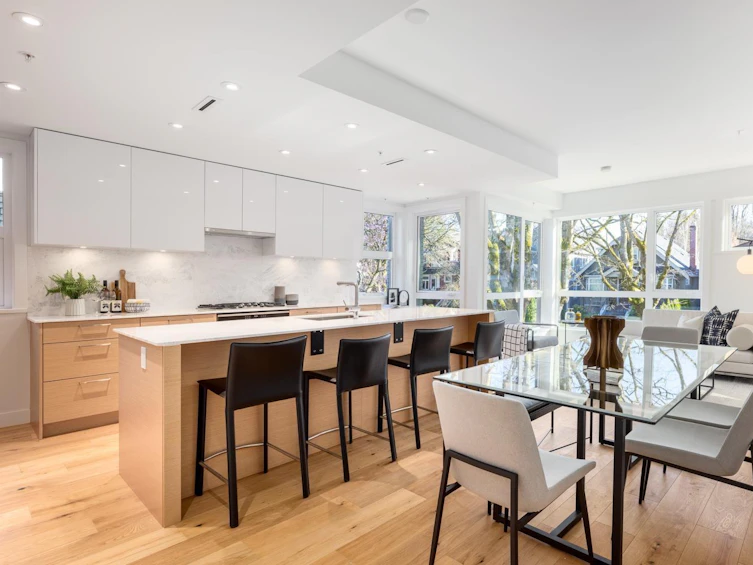 302-3669 West 11th Avenue, Vancouver, BC, V6R 2K4