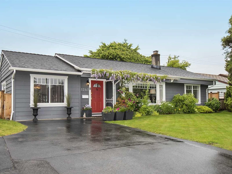 1240 Pinewood Crescent, North Vancouver BC V7P 1E9