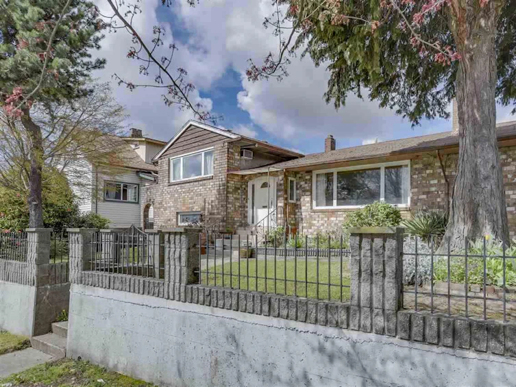 375 Southeast Marine Drive, Vancouver, BC, V5X 2S8
