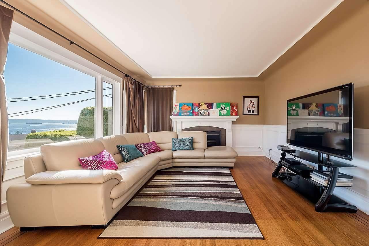 1027 Clyde Avenue, West Vancouver, BC, V7T 1E3