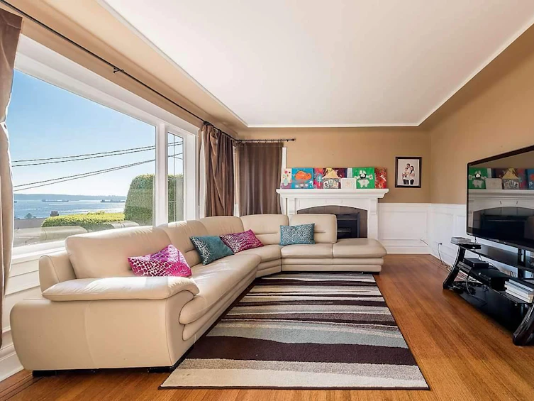 1027 Clyde Avenue, West Vancouver, BC, V7T 1E3