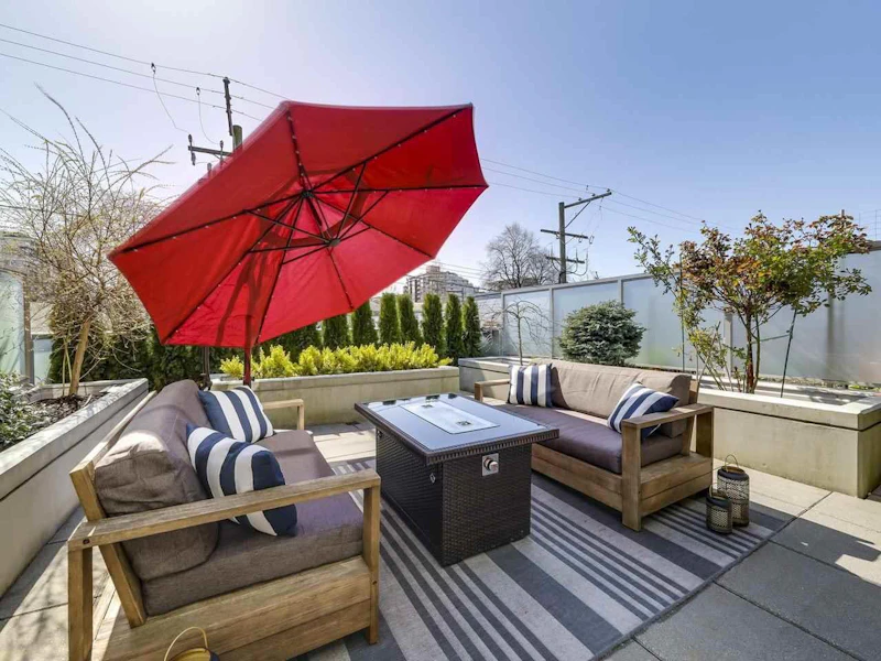 203 - 1680 W 4th Avenue, Vancouver BC V6J 0B7