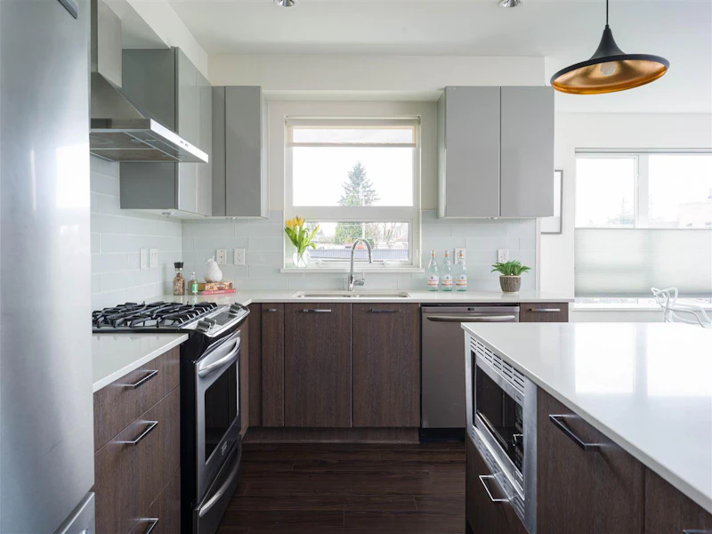 210 - 202 E 24th Avenue, Vancouver BC V5V 1Z6