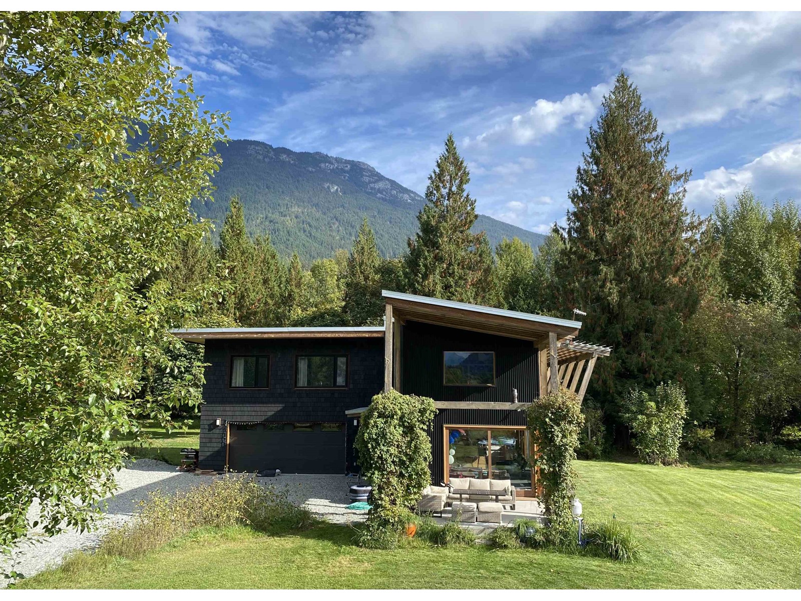 390 Dill Road, Pemberton, BC, V0N 2L2