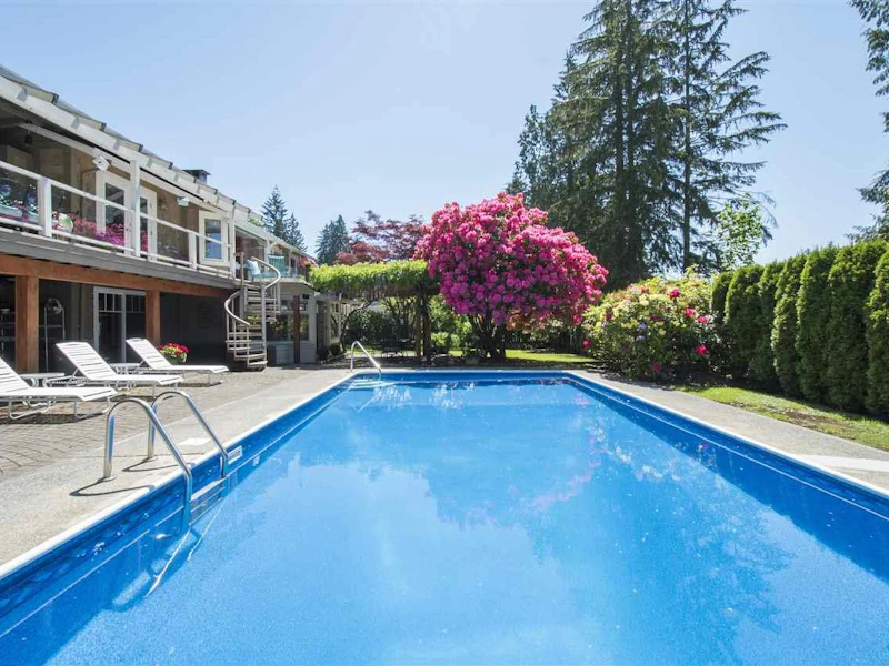 4787 Cedarcrest Avenue, North Vancouver BC V7R 3R4