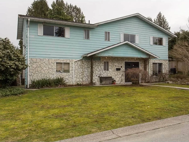 12390 209th Street, Maple Ridge BC V4R 2N2