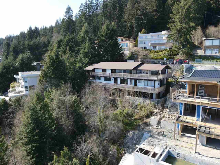 1112 Millstream Road, West Vancouver, BC, V7S 2C7