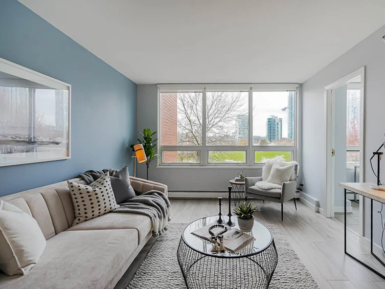 2A-199 Drake Street, Vancouver, BC, V6Z 2T9