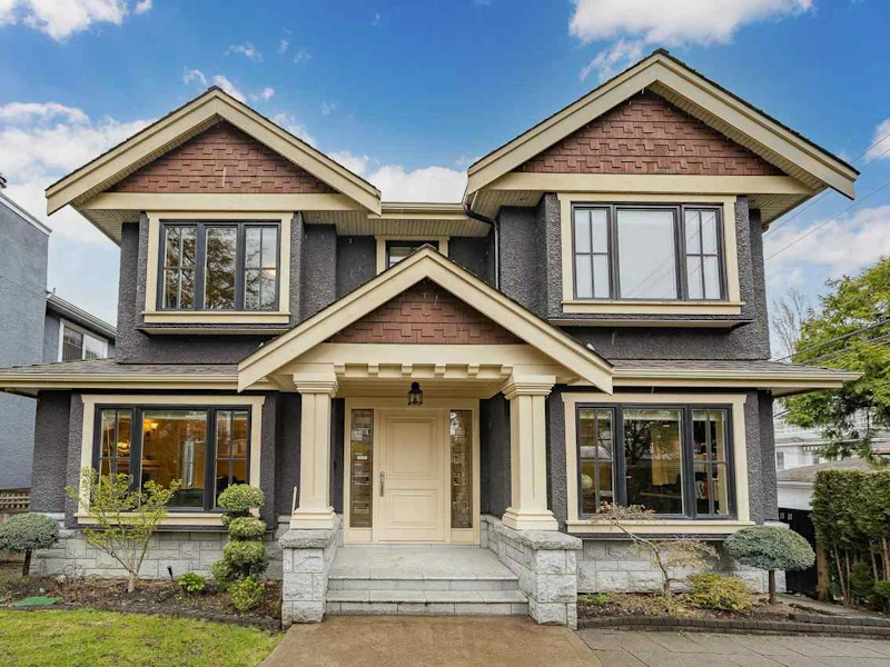 2683 E 20th Avenue, Vancouver BC V5M 2T7