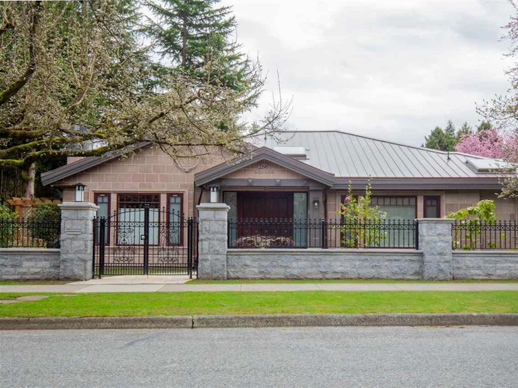 1196 West 54th Avenue, Vancouver, BC, V6P 1N1