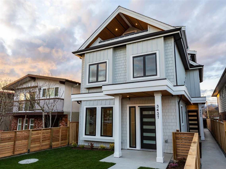 3439 East 24th Avenue, Vancouver, BC, V5R 1G5