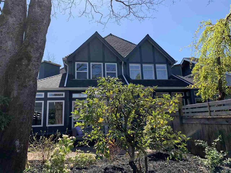 2176 W 15th Avenue, Vancouver BC V6K 2Y5