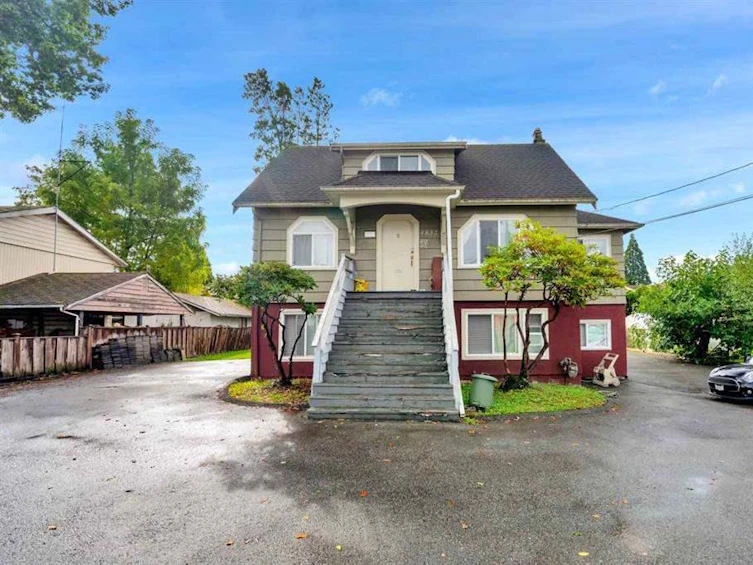4832 Canada Way, Burnaby, BC, V5G 1L5
