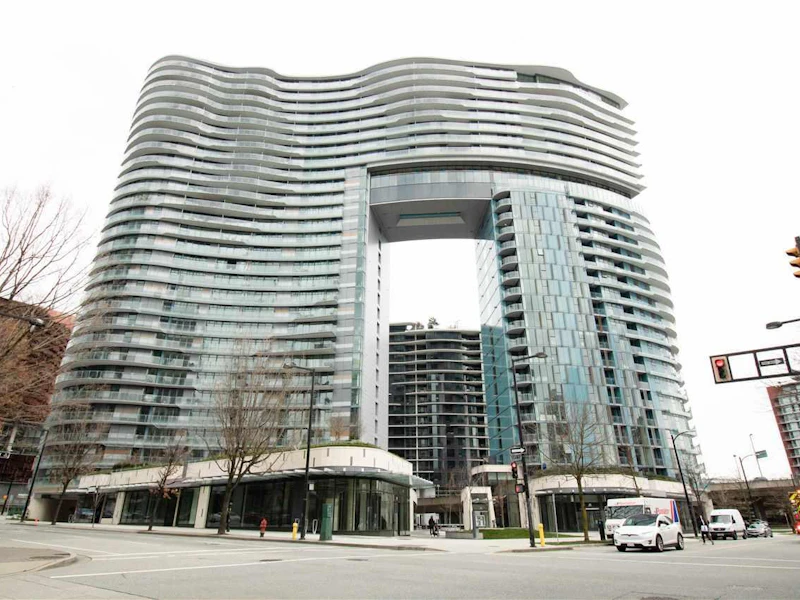 1688 - 87 Nelson Street, Vancouver BC
