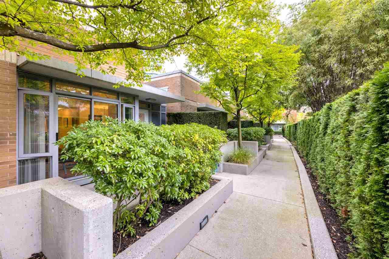 2G-1067 Marinaside Crescent, Vancouver, BC, V6Z 3A4