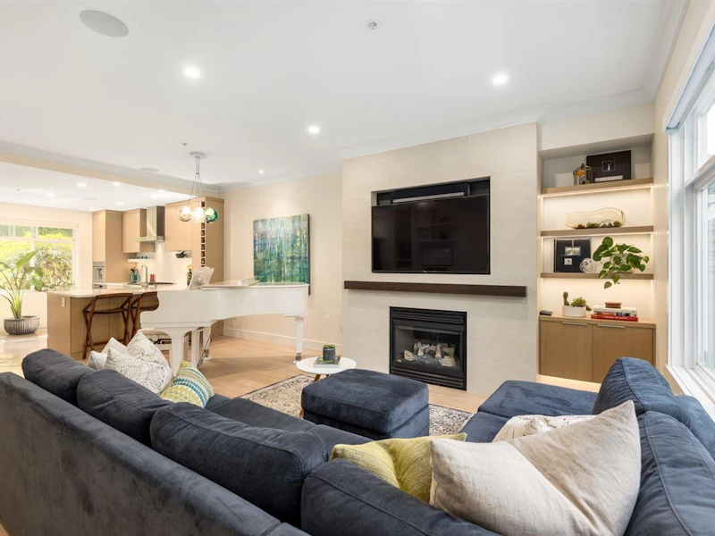 5372 Larch Street, Vancouver BC V6M 4C8