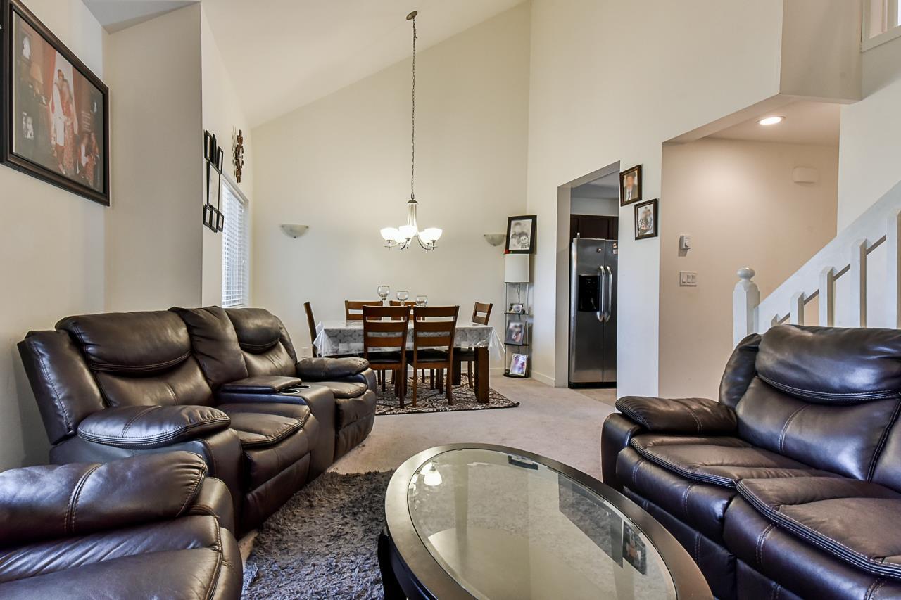 1-12075 207a Street, Maple Ridge, BC, V2X 9X8