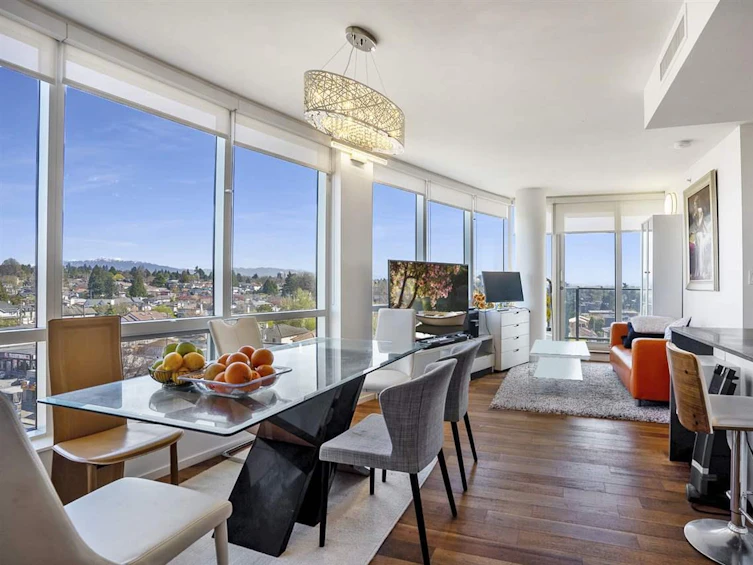 906-8555 Granville Street, Vancouver, BC, V6P 4Z9