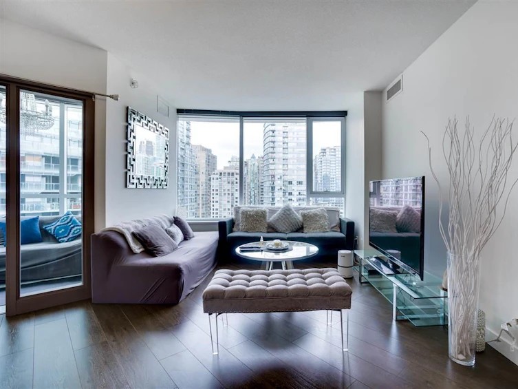 1820-68 Smithe Street, Vancouver, BC, V6B 0P4