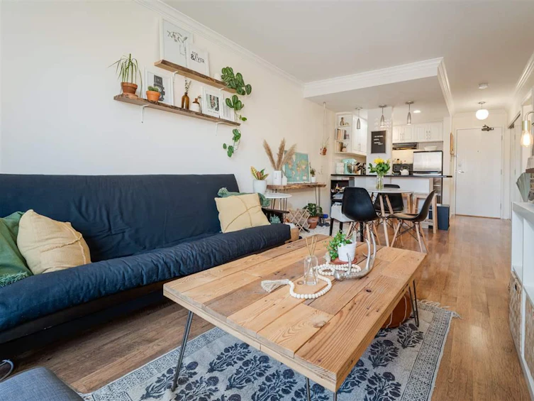 202-2330 Maple Street, Vancouver, BC, V6J 3T6