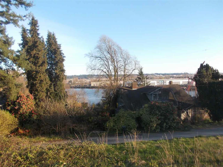 1905 River Drive, New Westminster, BC, V3M 2A7