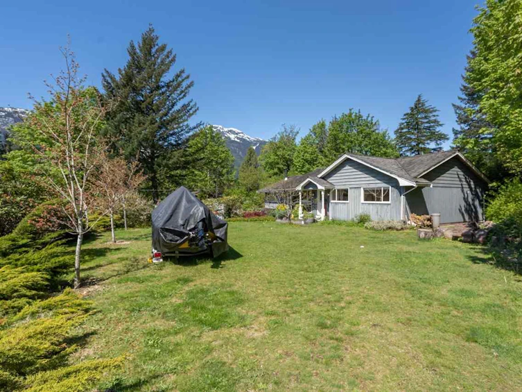 2227 Read Crescent, Squamish, BC, V8B 0A9