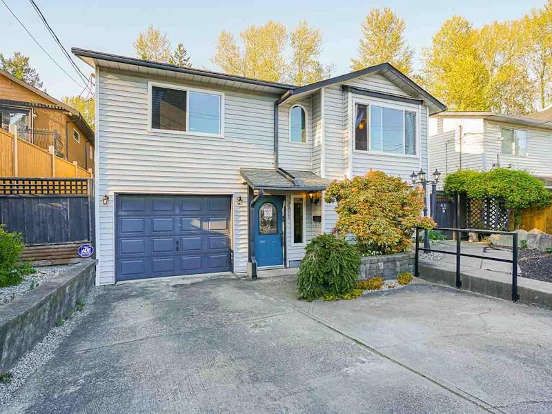 2953 Fleming Avenue, Coquitlam BC V3C 2L3