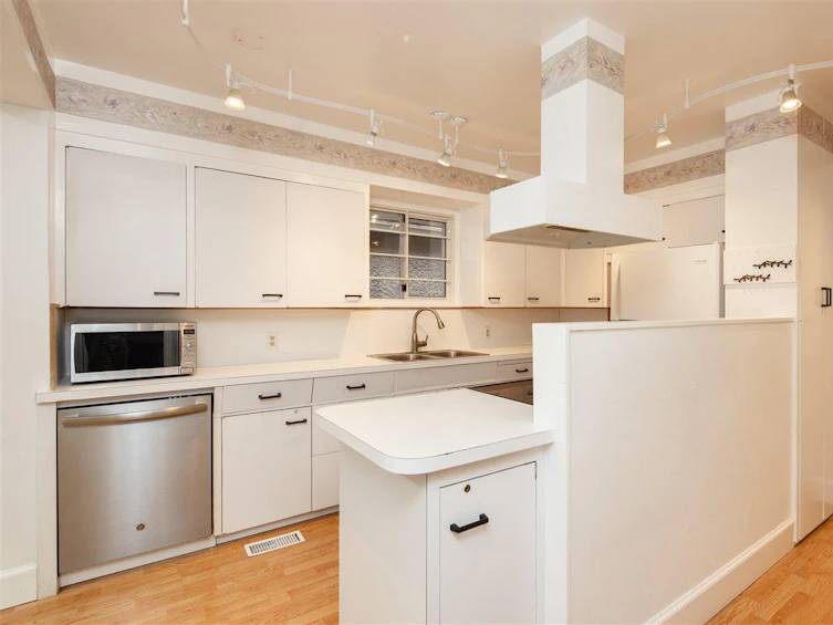 4254 Pandora Street, Burnaby, BC, V5C 2B5