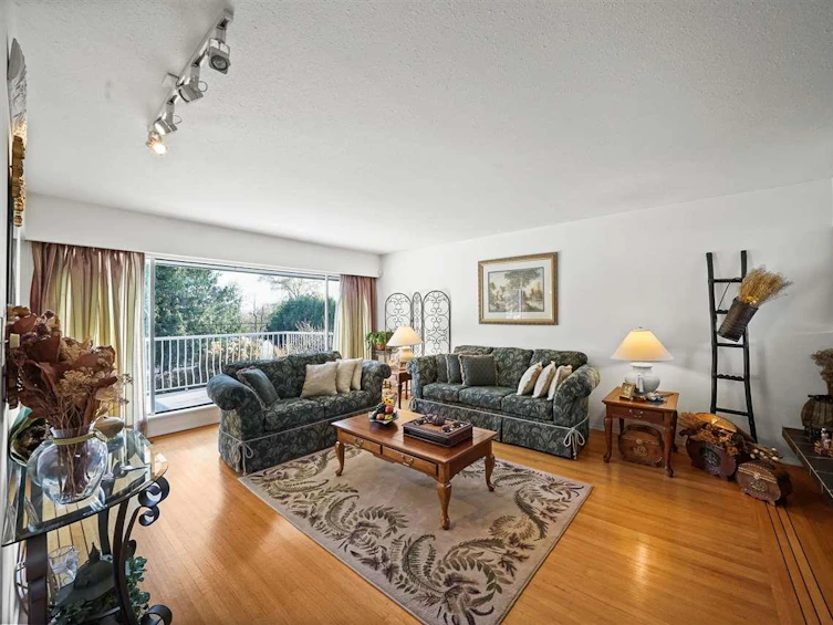 4192 Boxer Street, Burnaby, BC, V5J 2V9