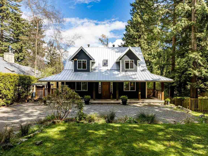 1317 Hillcrest Road, Bowen Island BC V0N 1G1