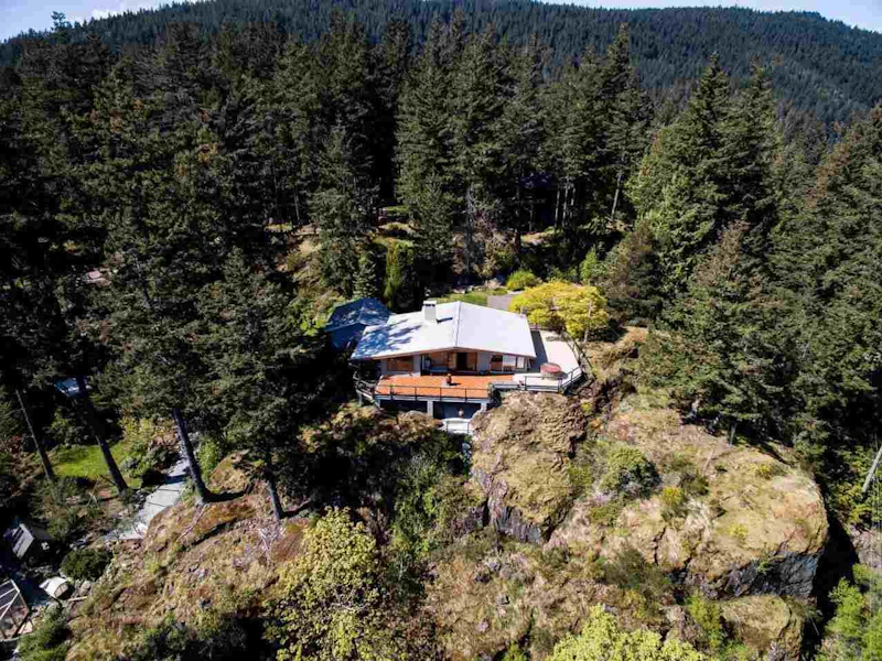1234 Oceanview Road, Bowen Island BC V0N 1G1