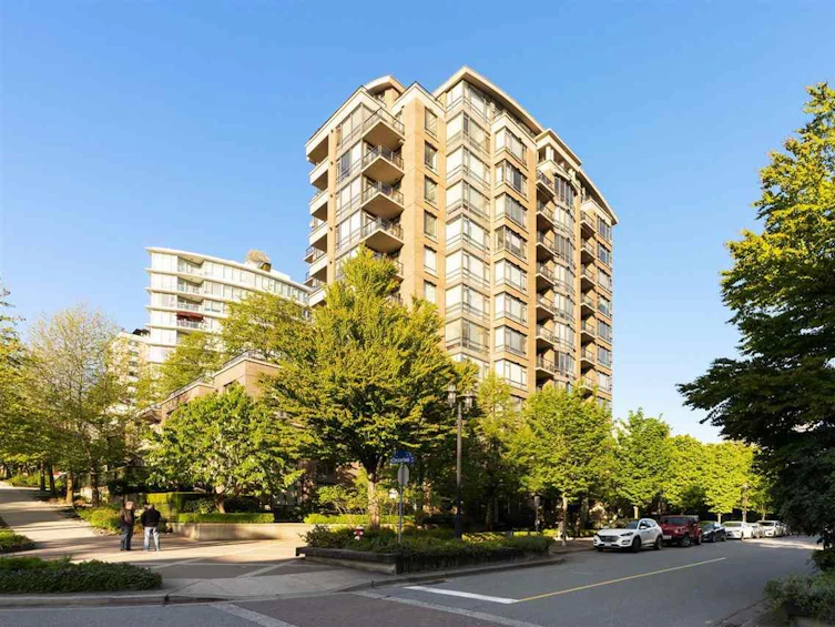 304-170 West 1st Street, North Vancouver, BC, V7M 3P2